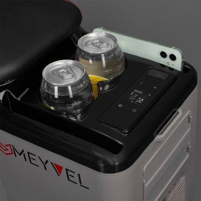 Автохолодильник Meyvel AF-BB15, подлокотник Автохолодильник Meyvel AF-BB15, подлокотник